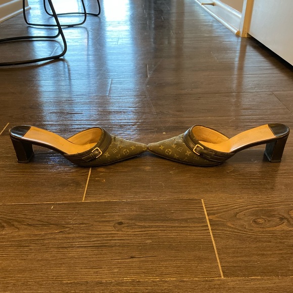 Authentic Louis Vuitton Heels - Size 38 w/ dust bag! - Picture 4 of 9